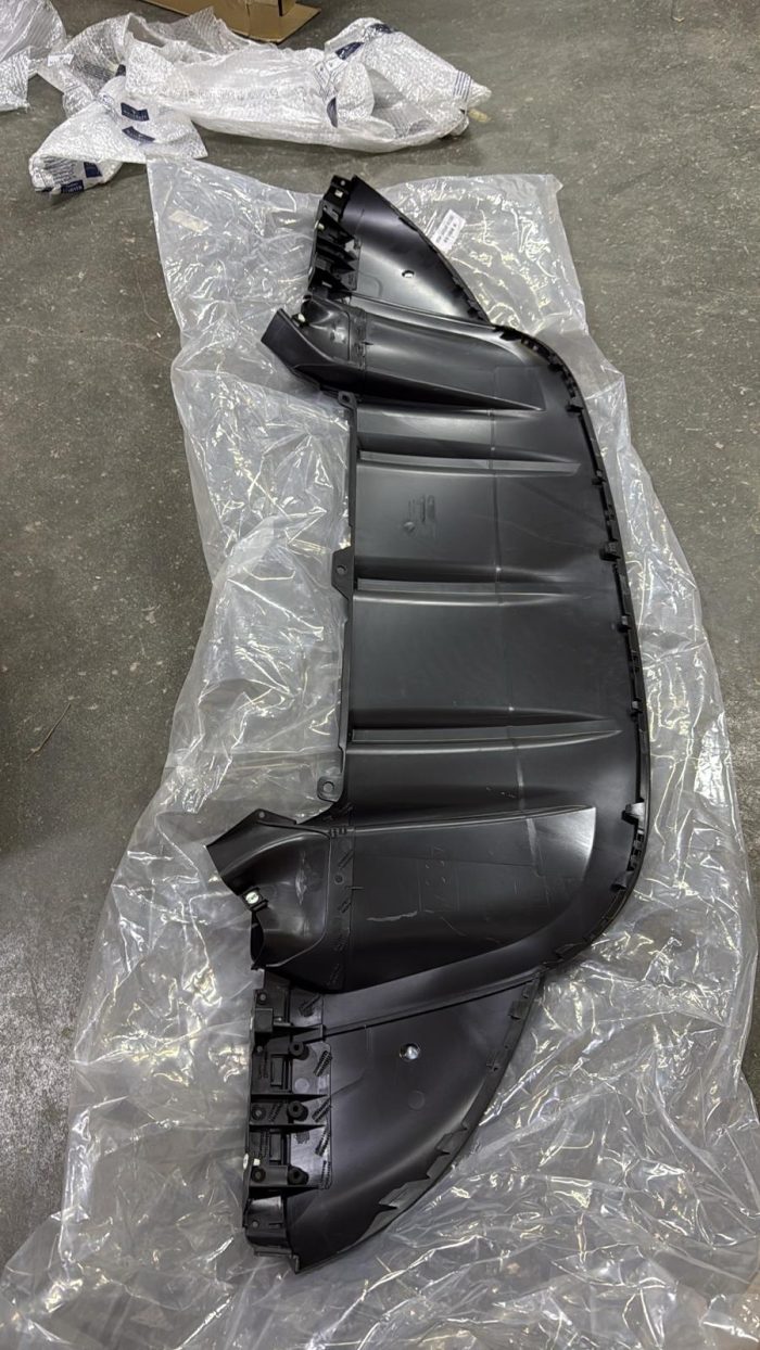 PORSCHE CAYENNE ÖN TAMPON ALT MUHAFAZA (SPOİLER) MOTOR ALT MUHAFAZA