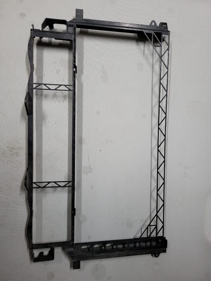 PORSCHE PANAMERA RADYATÖR ÇERÇEVESİ 97010614102