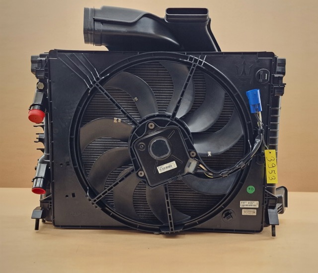 Maserati Ghibli Quattroporte Levante Fan komple 670003403